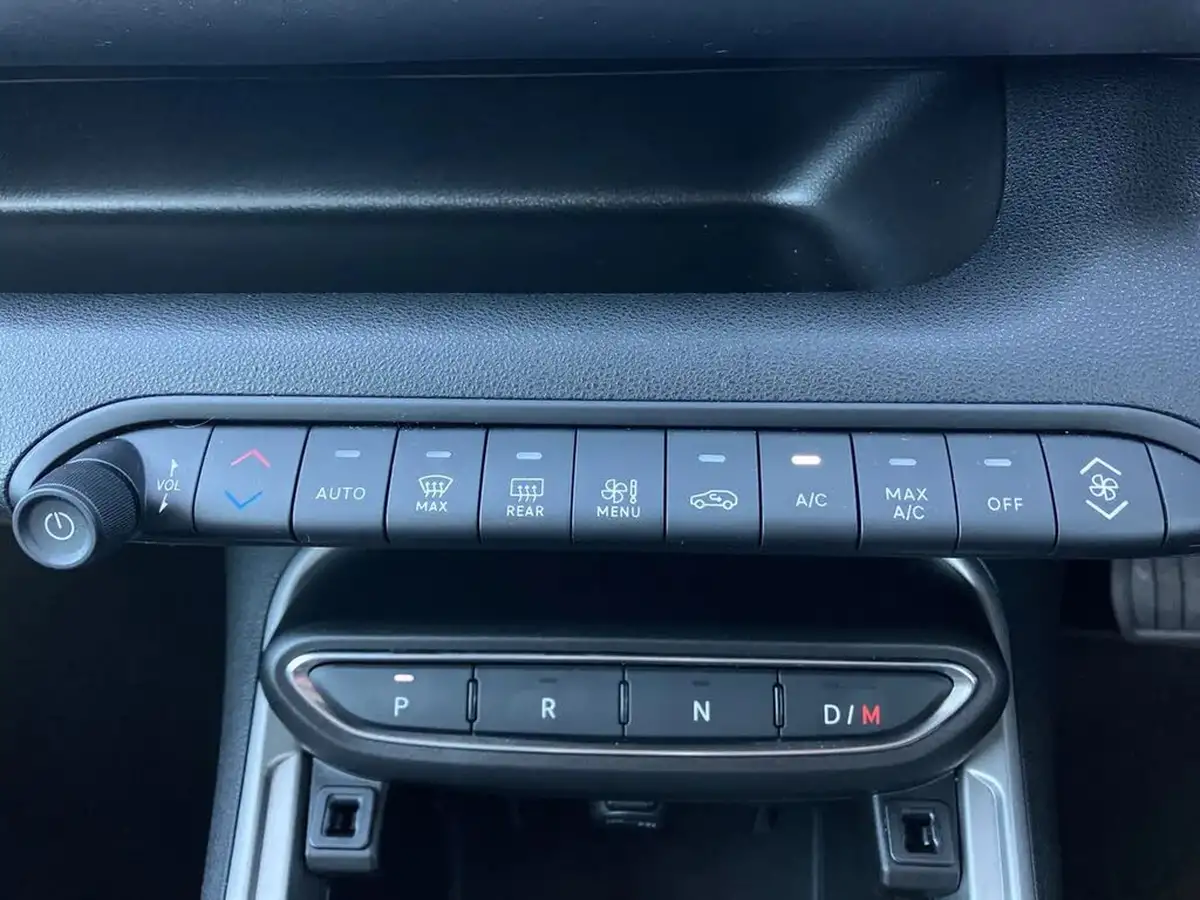 2024-jeep-avenger-12-gse-summit-e-hybrid-48v-auto-big-13
