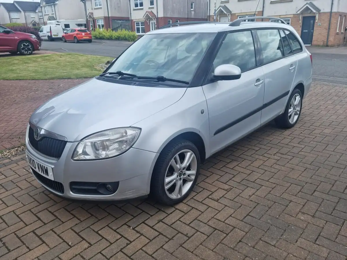 2010-skoda-fabia-14td-3-estate-big-5