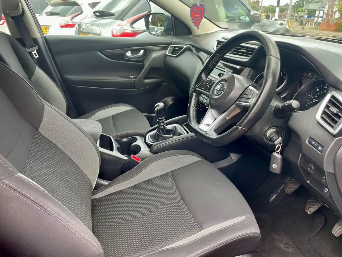 2018-nissan-qashqai-12-dig-t-acenta-big-40
