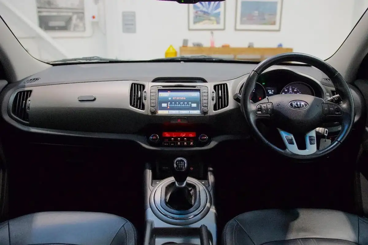 2014-kia-sportage-17-crdi-3-sat-nav-big-9