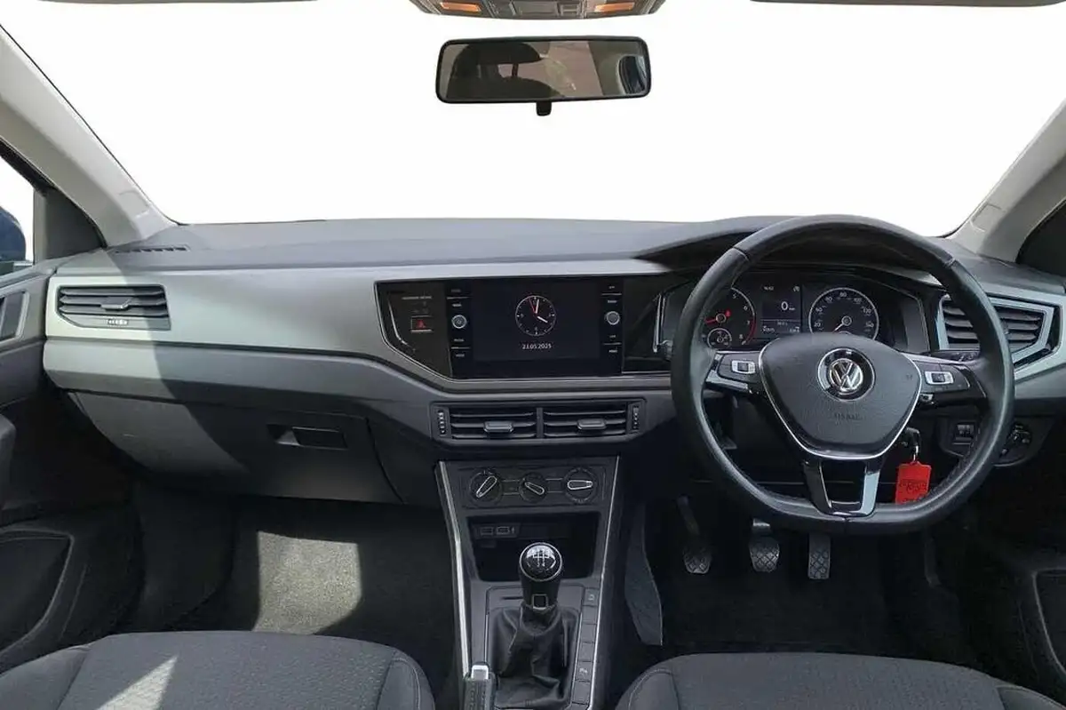 2018-volkswagen-polo-10-se-75ps-big-9