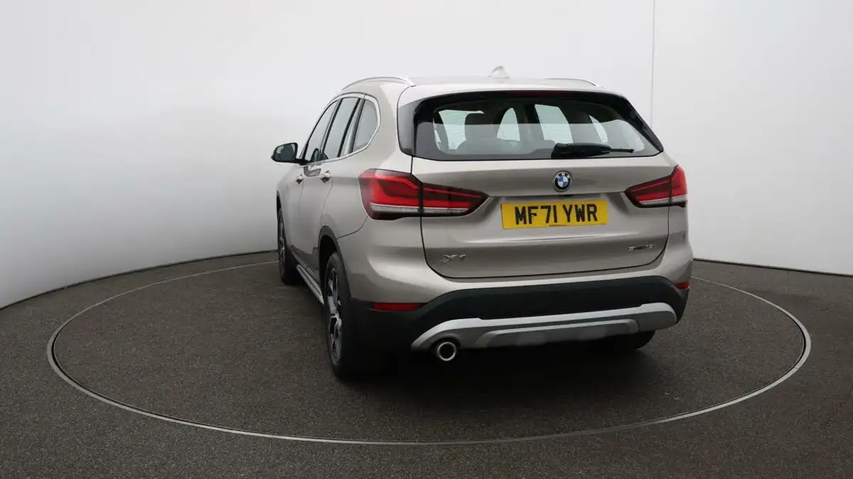 2021-bmw-x1-15-sdrive18i-xline-dct-big-63