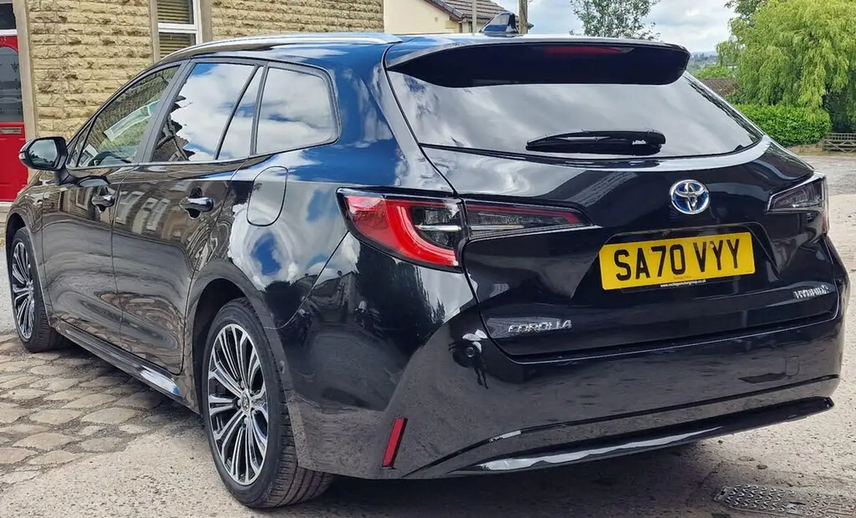 2020-toyota-corolla-18-vvt-i-design-trk-touring-sports-5d-big-3