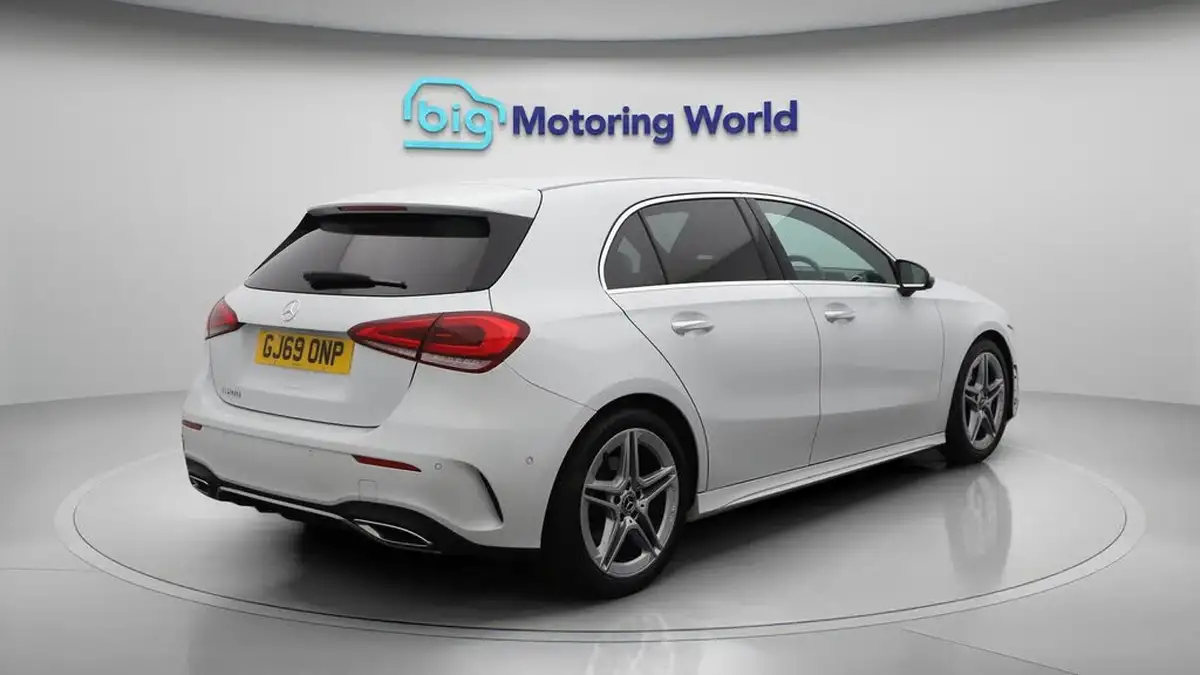 2019-mercedes-benz-a-class-13-a200-amg-line-premium-hatchback-5d-big-7