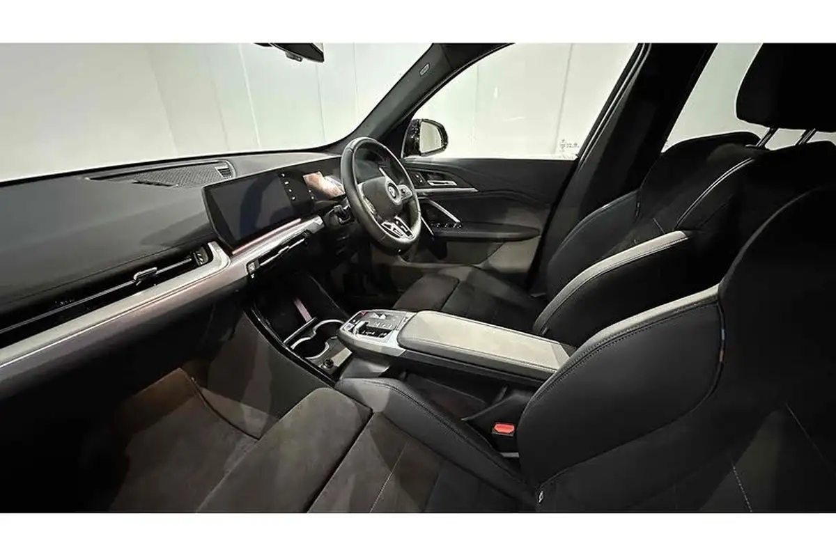 2024-bmw-ix1-e-edrive20-m-sport-big-22