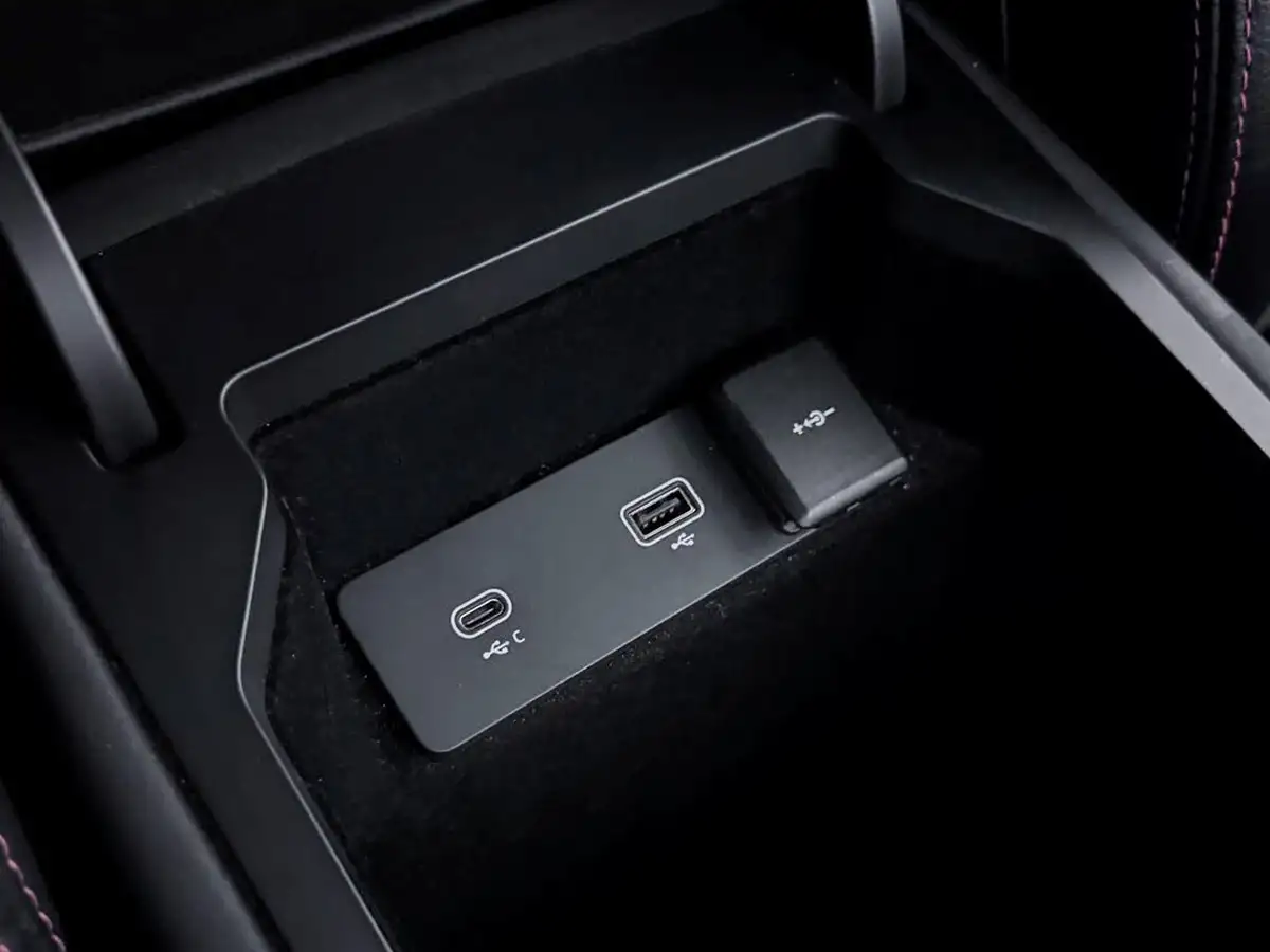 2021-land-rover-discovery-sport-20-d165-r-dynamic-s-plus-big-23