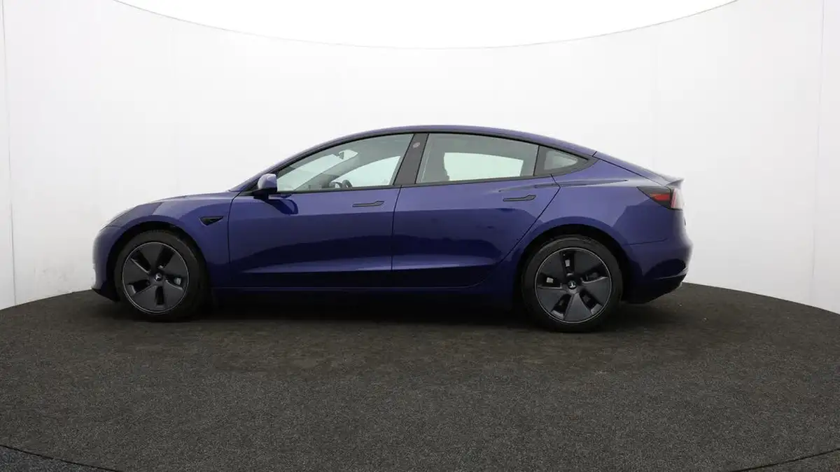 2022-tesla-model-3-e-rwd-big-71