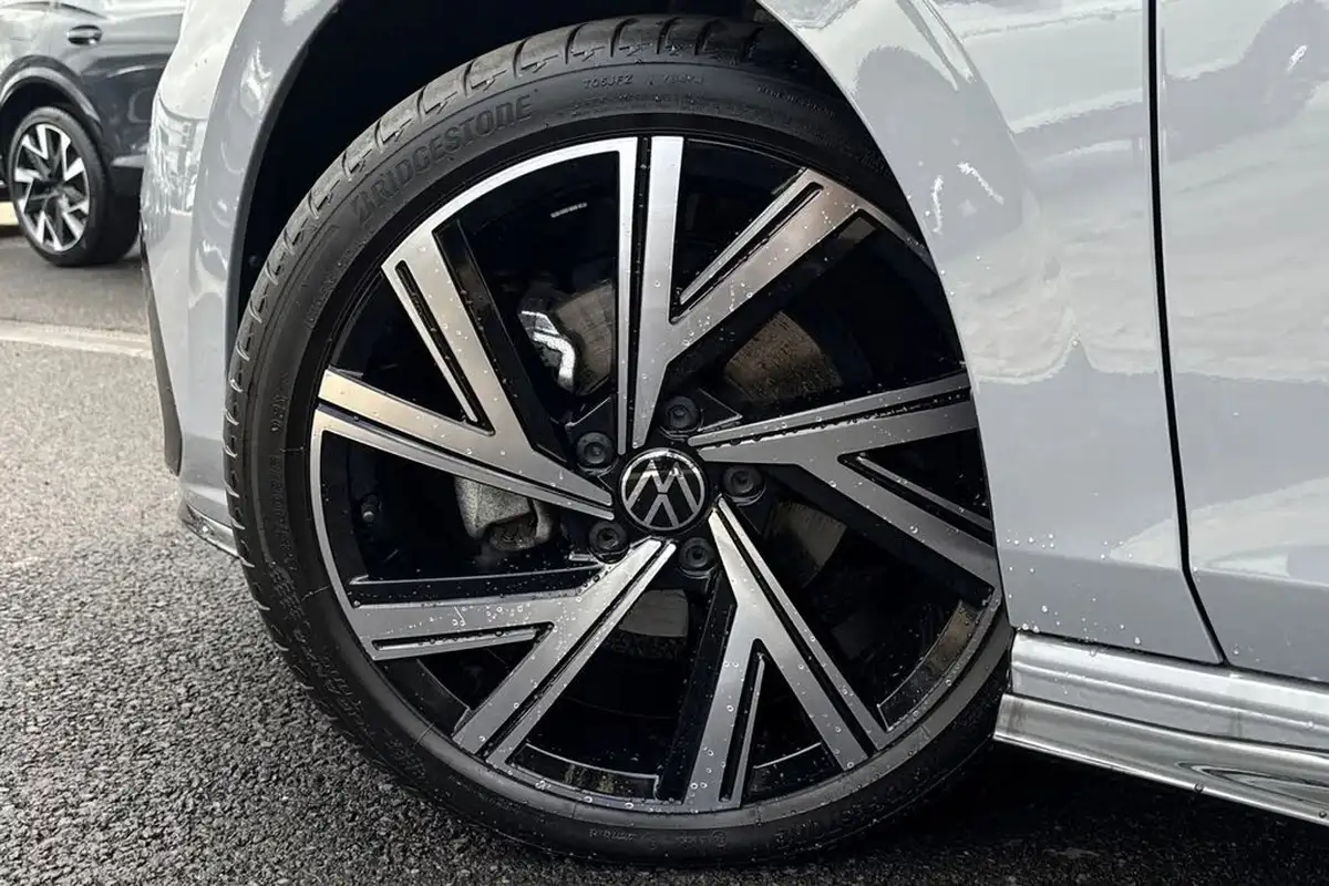 2024-volkswagen-golf-15-tsi-r-line-150ps-evo-hatchback-big-6