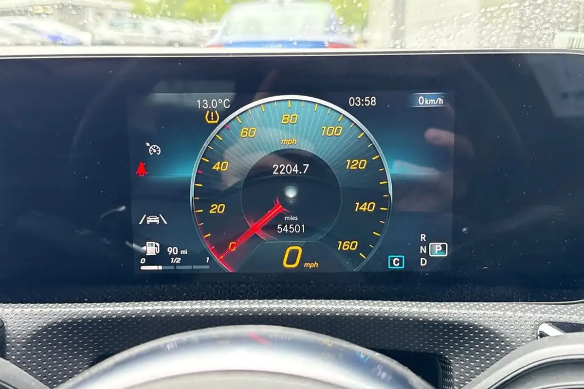 2022-mercedes-benz-cla-13-cla-200-amg-line-shooting-brake-5d-big-51