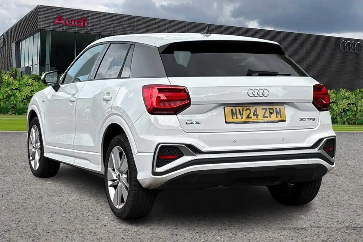 2024-audi-q2-10-30-tfsi-s-line-110ps-big-2