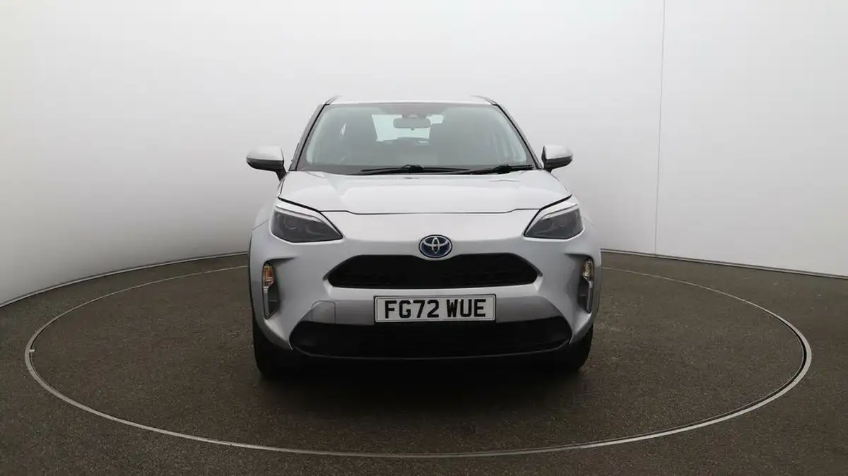 2022-toyota-yaris-cross-15-vvt-i-icon-big-32