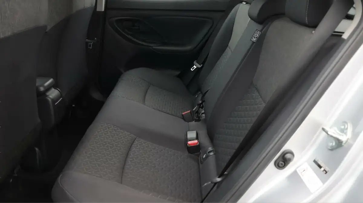 2022-toyota-yaris-cross-15-vvt-i-icon-big-16