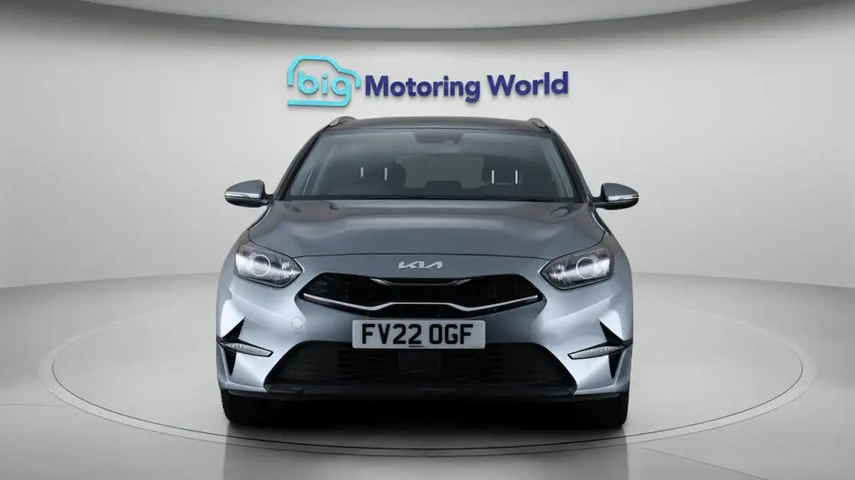2022-kia-ceed-15-t-gdi-3-sportswagon-big-2