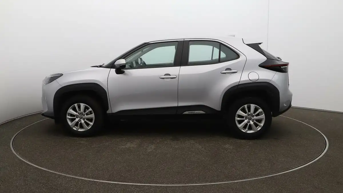 2022-toyota-yaris-cross-15-vvt-i-icon-big-56