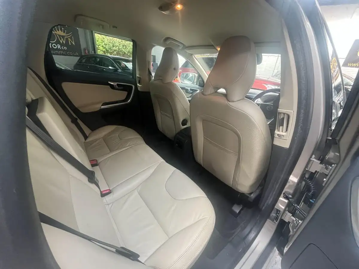 2013-volvo-xc60-24td-d5-se-lux-215bhp-nav-geartronic-big-31