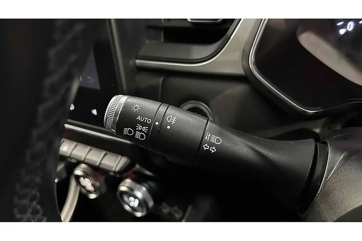 2021-renault-captur-13-tce-iconic-140ps-big-26