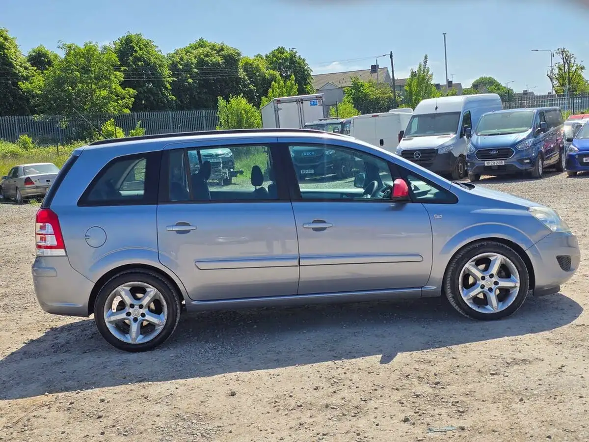 2010-vauxhall-zafira-16-exclusiv-115ps-big-11