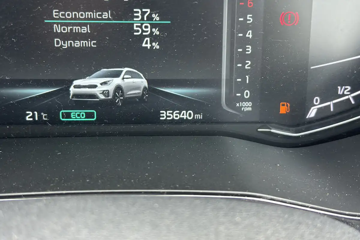 2022-kia-niro-16-gdi-3-156kwh-big-14