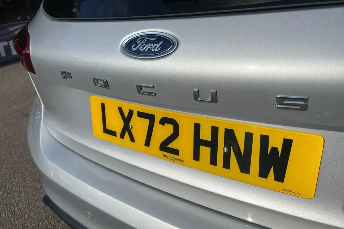 2022-ford-focus-10t-st-line-vignale-125ps-hatchback-big-23