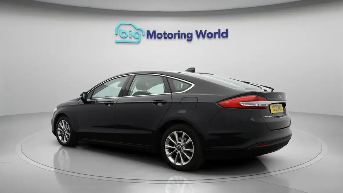2021-ford-mondeo-20tdci-zetec-edition-hatchback-auto-big-5