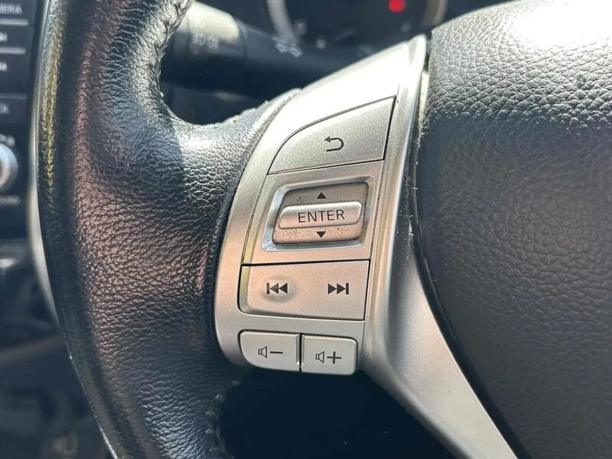 2020-nissan-navara-23dci-tt-tekna-8-navileather-auto-big-7