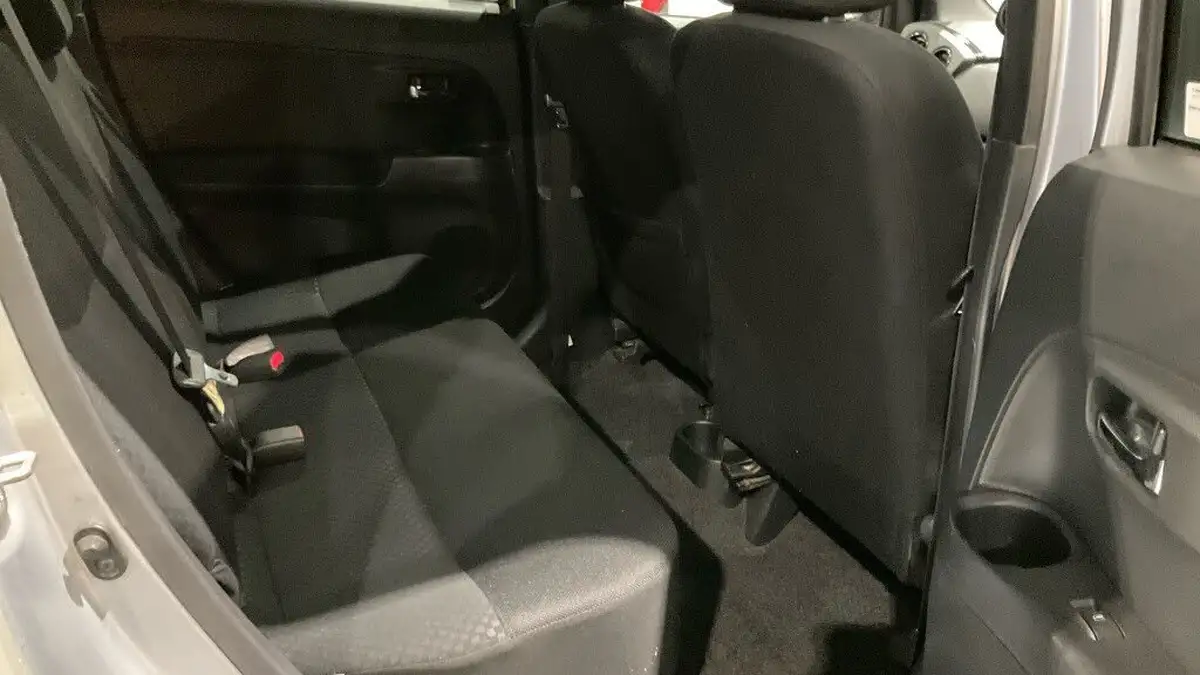 2008-daihatsu-materia-15-big-7