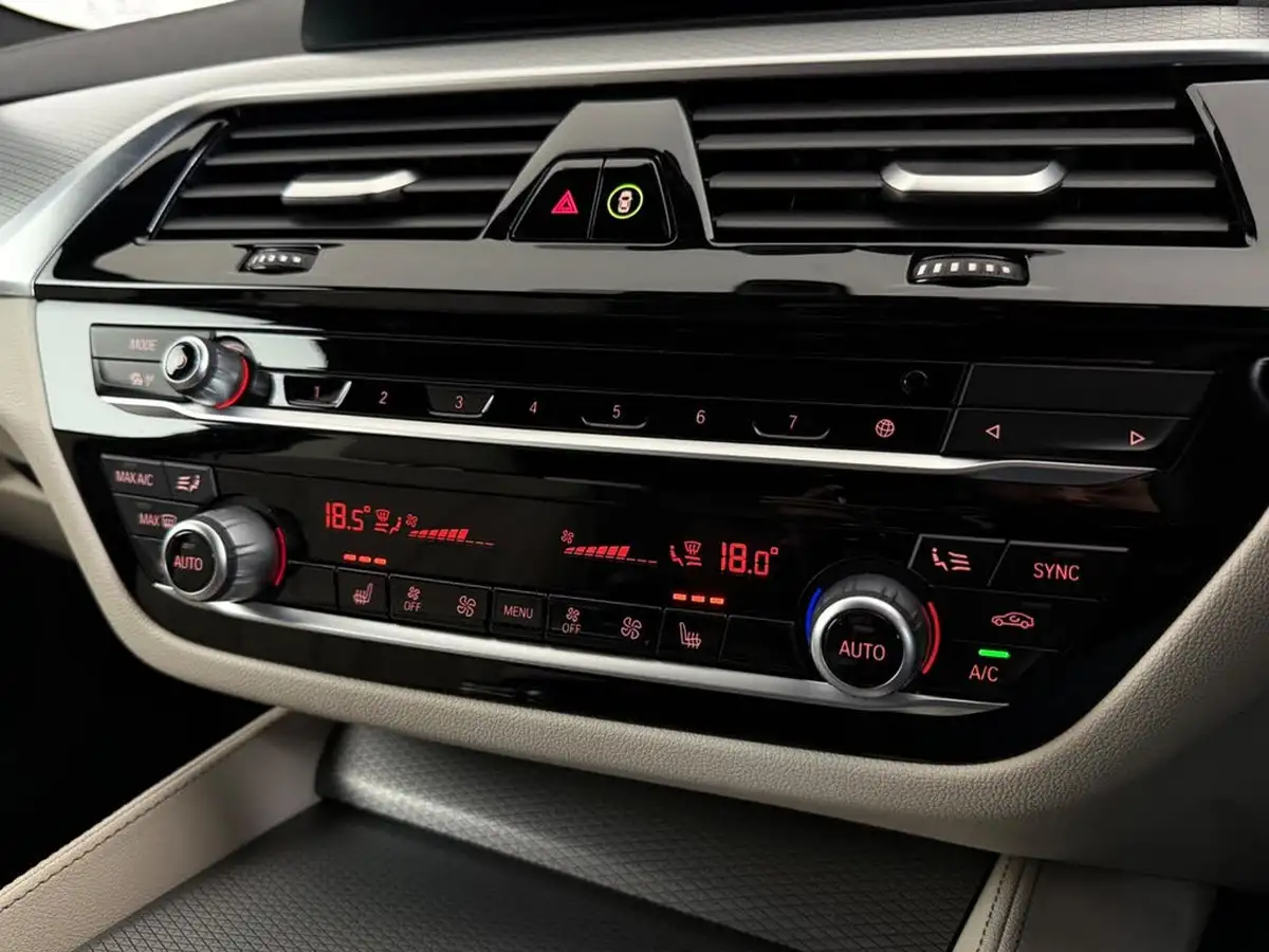 2019-bmw-5-series-big-29