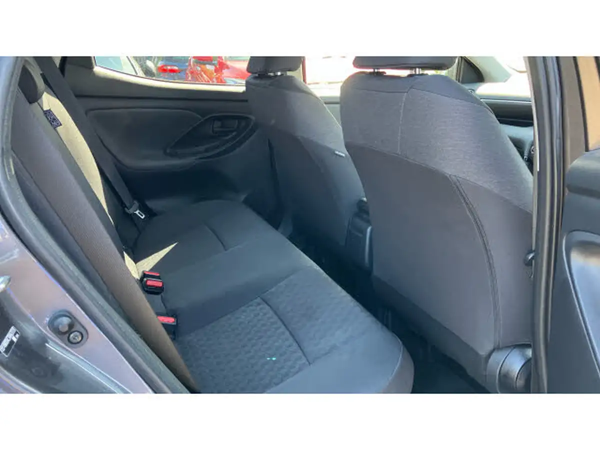 2022-toyota-yaris-15-vvt-i-design-big-15