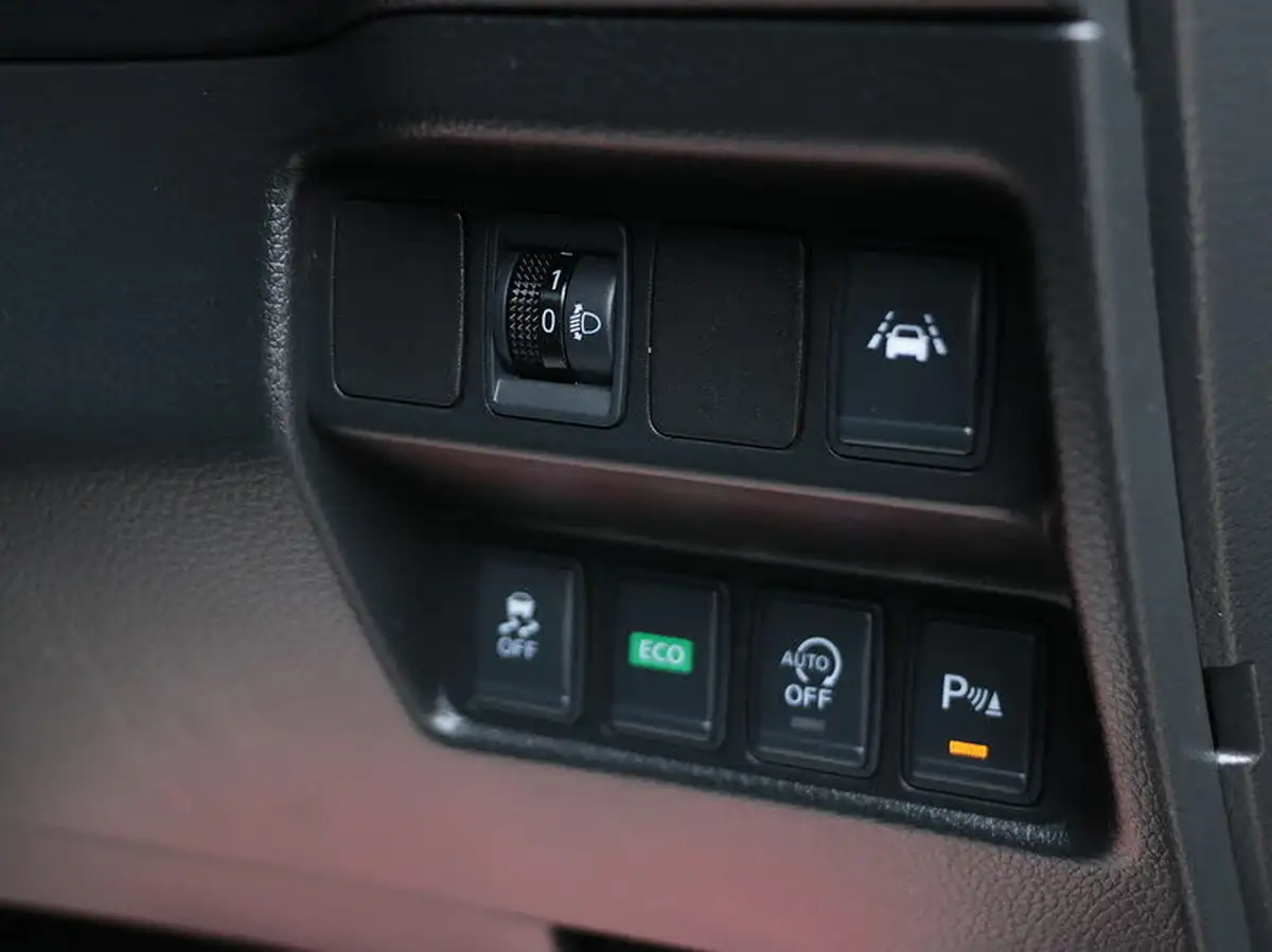 2016-nissan-qashqai-12-n-tec-xtronic-cvt-big-35