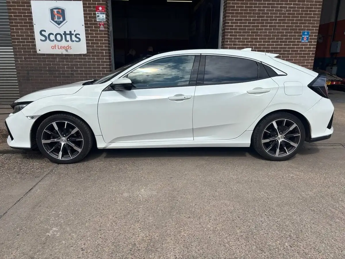 2018-honda-civic-16-i-dtec-ex-ss-hatchback-5d-big-7