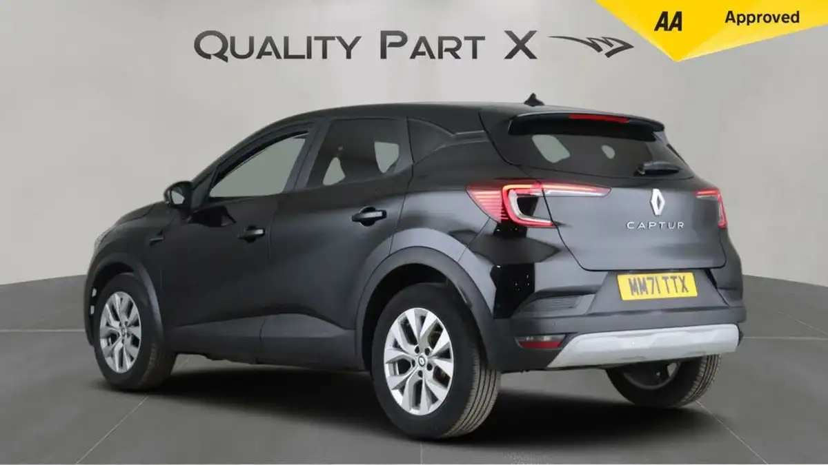2022-renault-captur-10-tce-iconic-edition-big-3