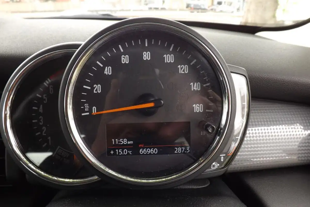 2019-mini-cooper-15-cooper-classic-hatchback-3d-auto-big-13