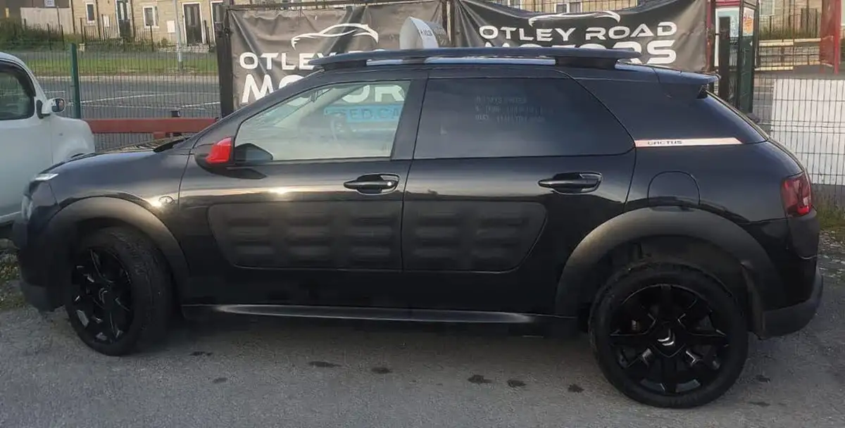 2015-citroen-c4-cactus-16bluehdi-flair-big-13