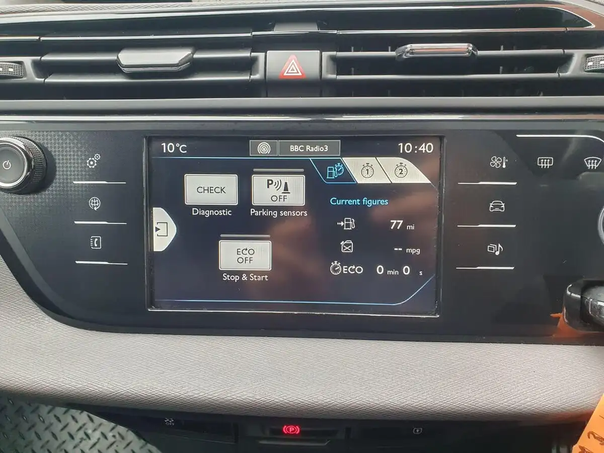 2016-citroen-c4-picasso-16bluehdi-vtr-120ps-eat6-big-20