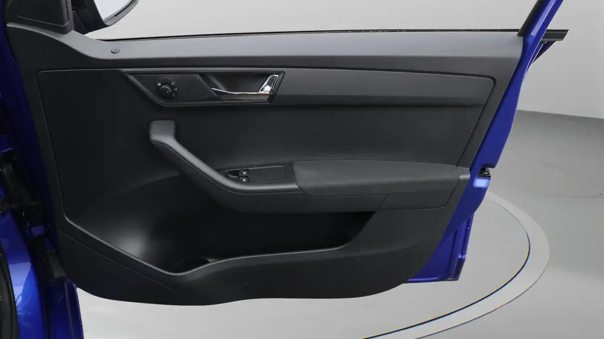 2020-skoda-fabia-10-mpi-colour-edition-60ps-big-15