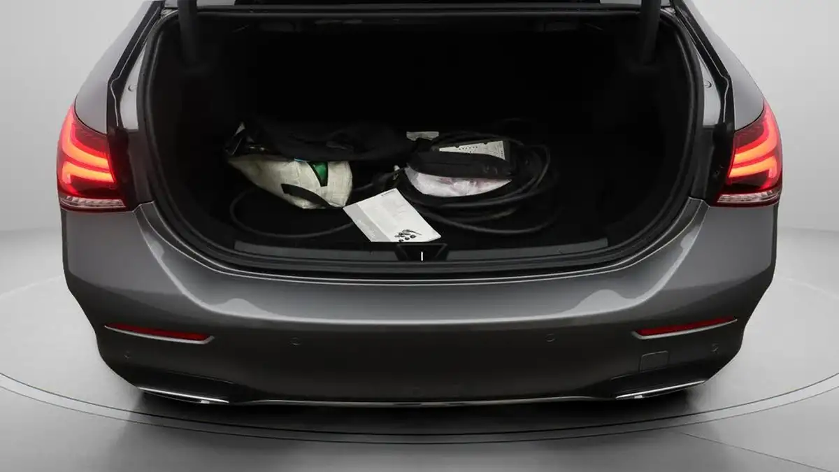 2021-mercedes-benz-a-class-13-a250e-amg-line-executive-saloon-4d-big-17