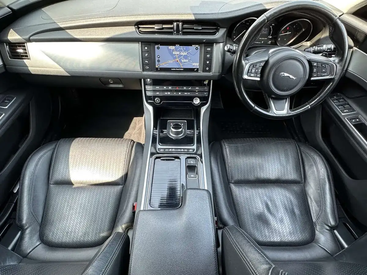 2018-jaguar-xf-20td-prestige-180ps-sportbrake-5d-1999cc-auto-big-11