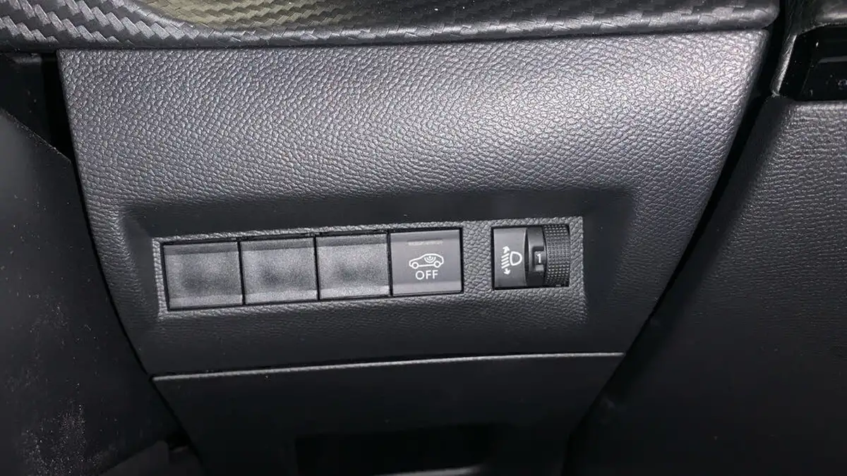 2024-peugeot-2008-suv-e-allure-136ps-50kwh-big-32