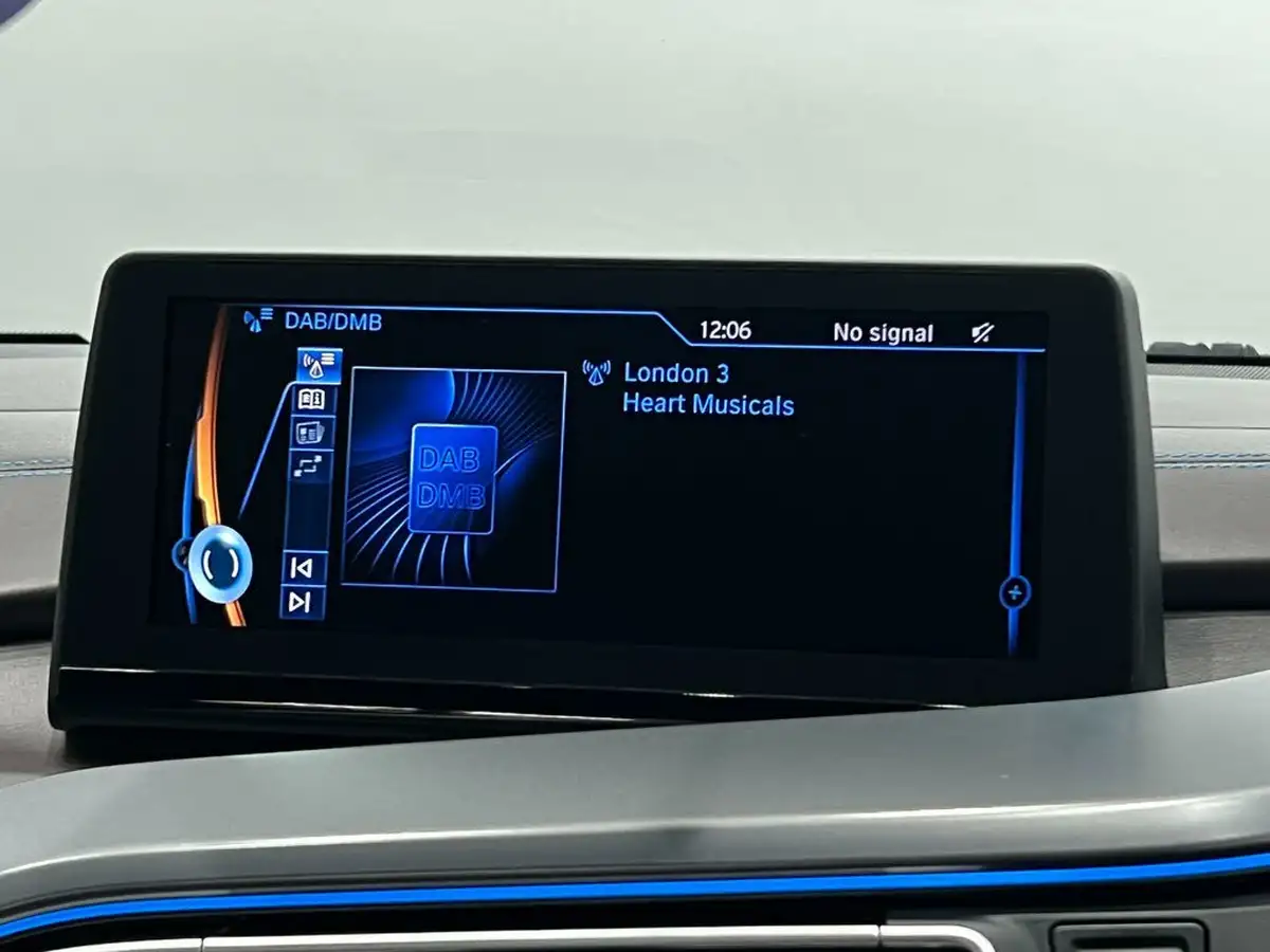 2017-bmw-i8-15-big-46