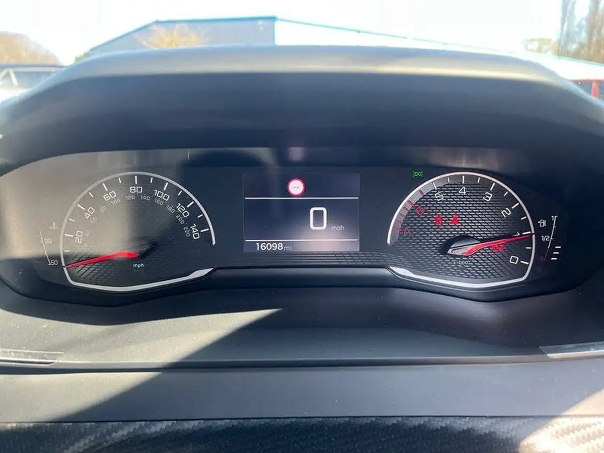 2022-peugeot-208-12-puretech-active-premium-100bhp-big-13
