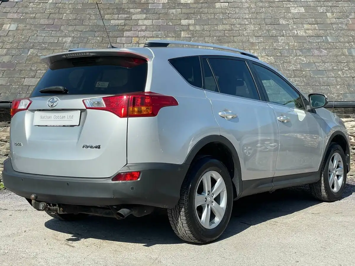 2013-toyota-rav4-20td-invincible-2wd-1990cc-big-4