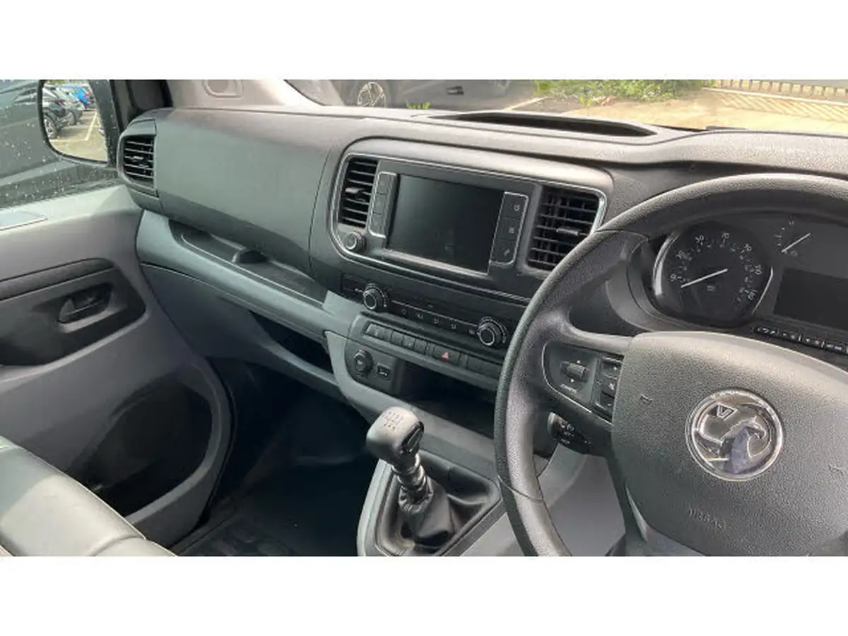 2020-vauxhall-vivaro-20td-3100-l2h1-elite-120pseu6dt-panel-big-13