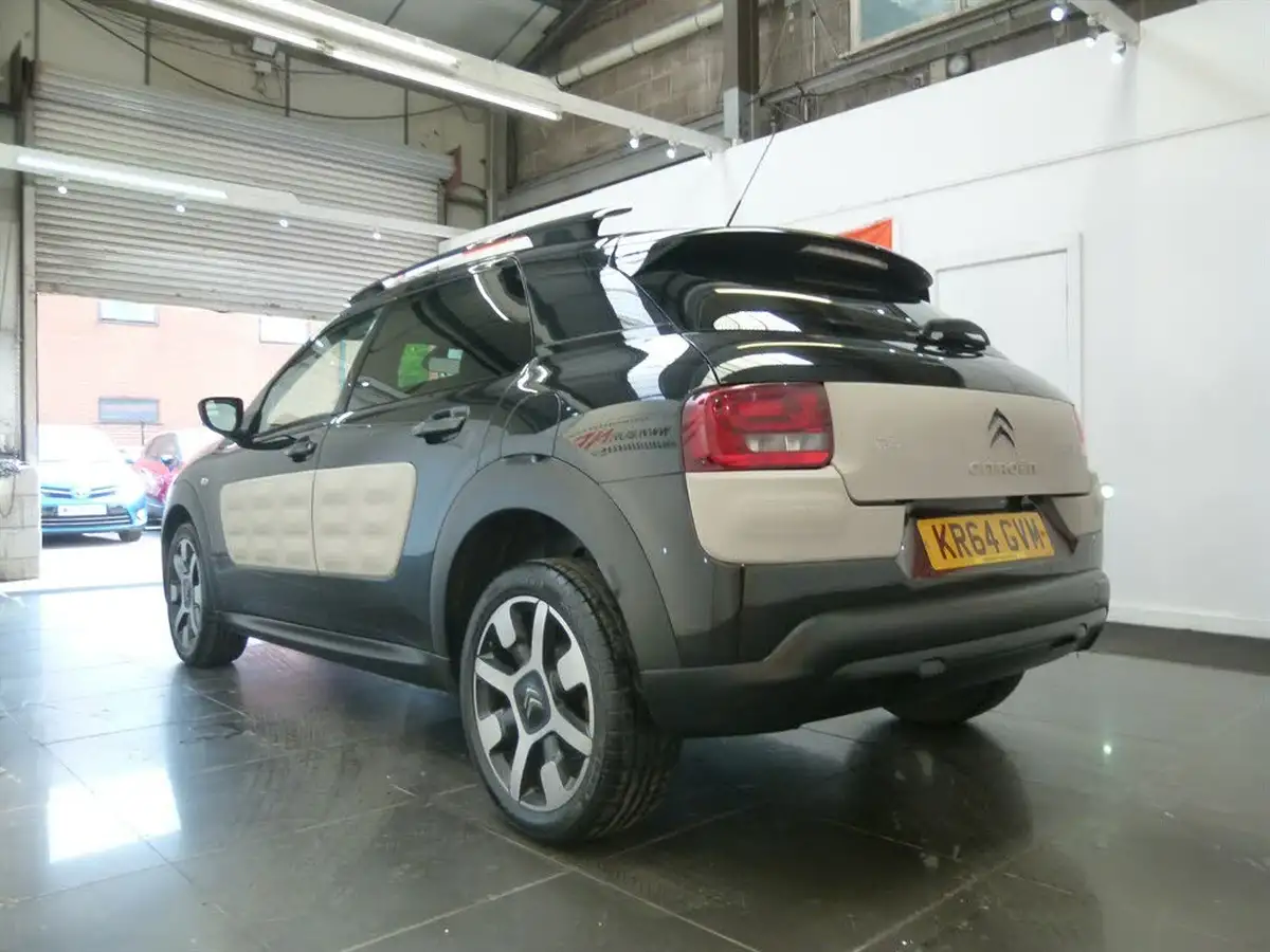 2014-citroen-c4-cactus-16bluehdi-flair-big-9