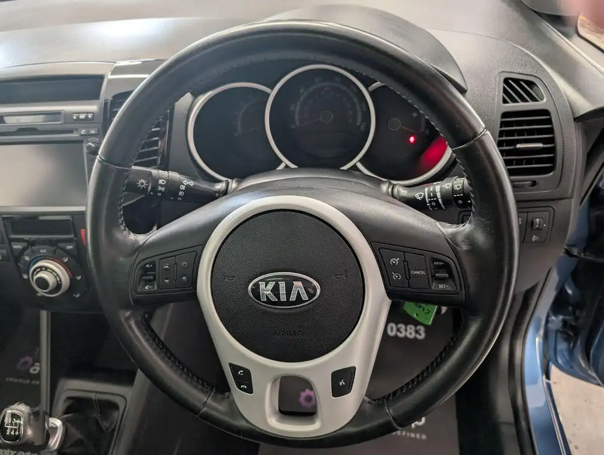 2014-kia-venga-16td-3-sat-nav-big-46