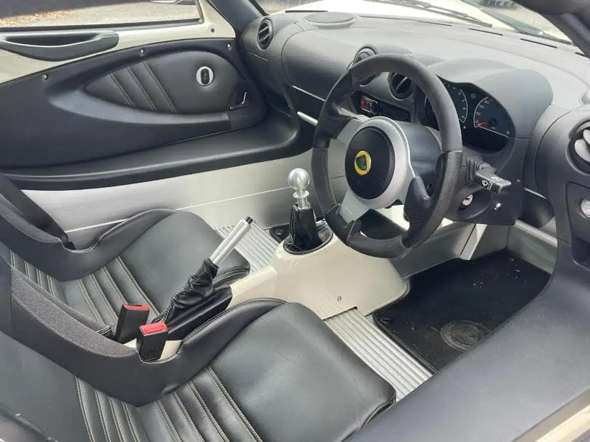 2014-lotus-elise-16-cr-big-7