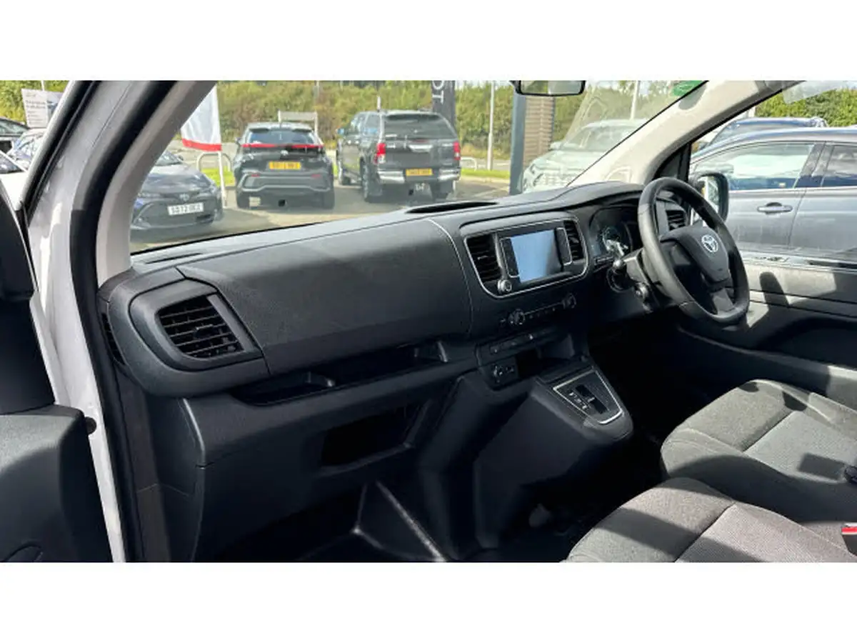 2024-toyota-proace-city-e-icon-l2-big-19