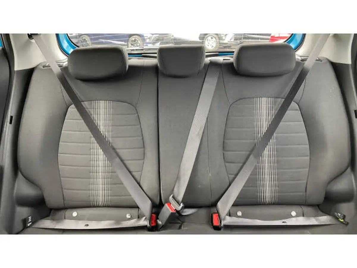 2021-hyundai-i10-12-se-connect-big-14