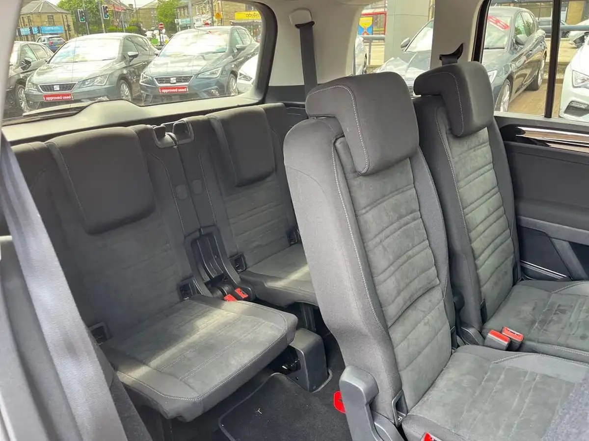 2021-volkswagen-touran-15-tsi-sel-big-33