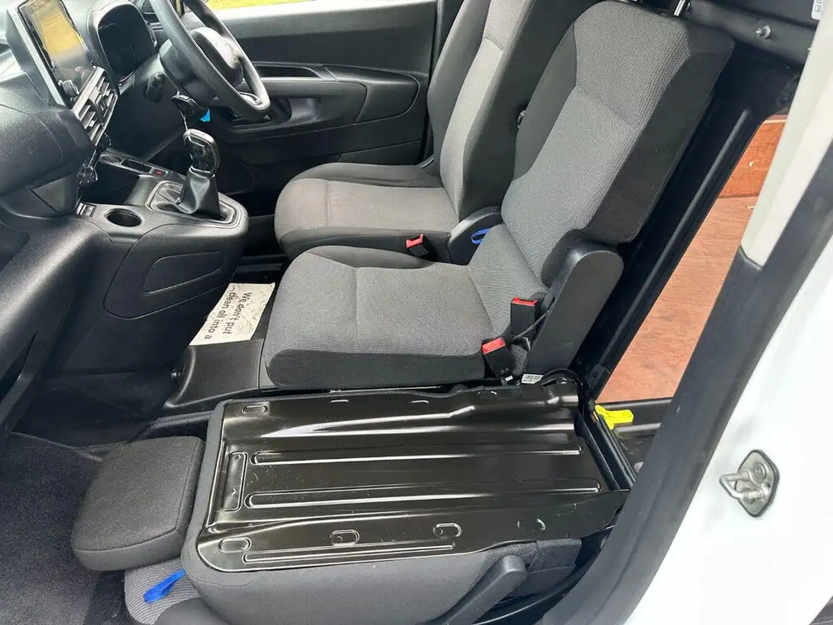 2020-citroen-berlingo-15bluehdi-650-enterprise-ss-big-12