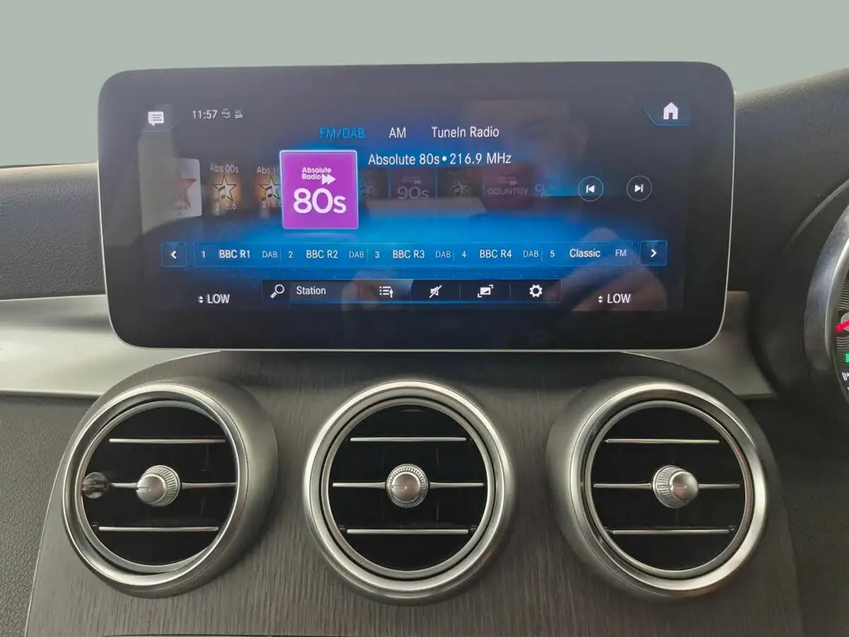 2020-mercedes-benz-glc-class-20d-glc220d-amg-line-station-wagon-5d-4matic-plus-big-33